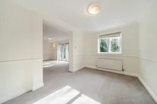 Larch Avenue, Ascot SL5 photo 4