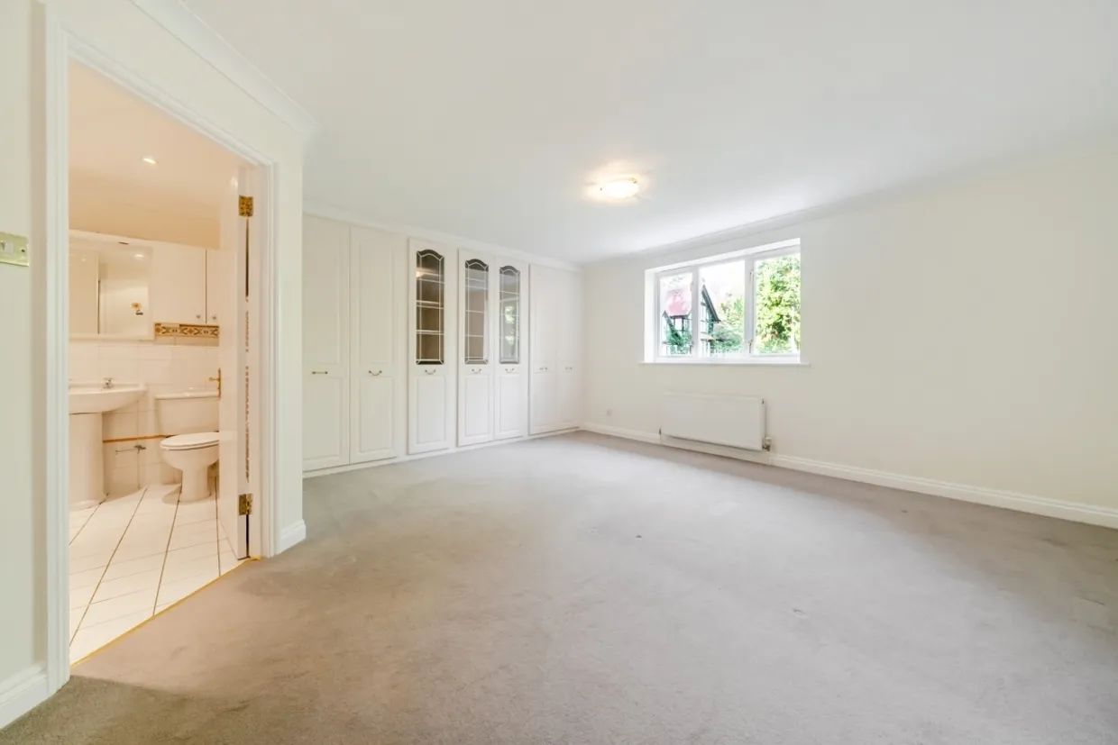 Larch Avenue, Ascot SL5 photo 6