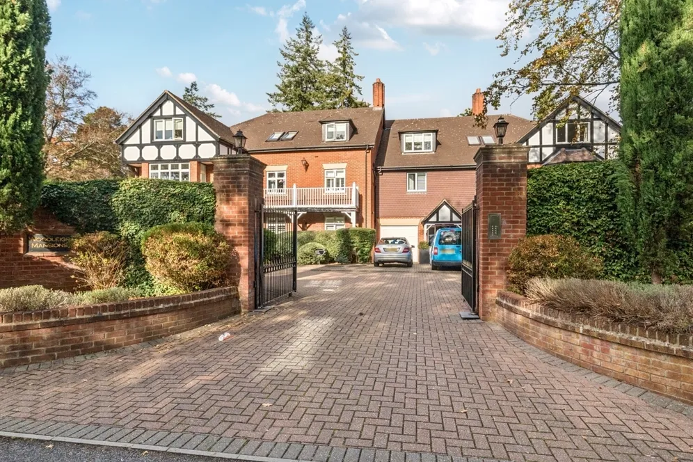 Larch Avenue, Ascot SL5 photo 11