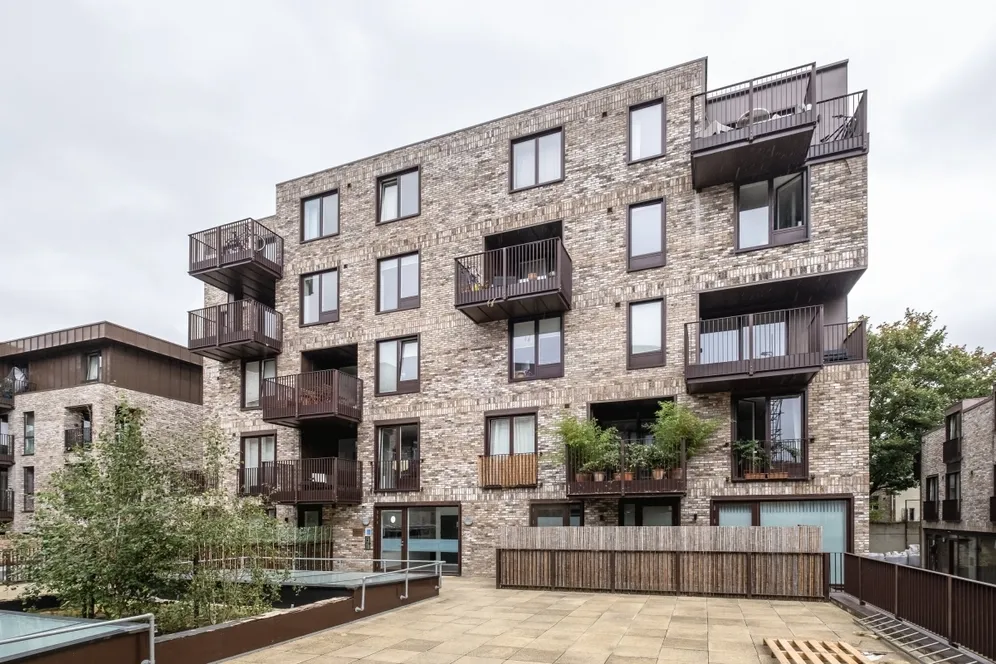 Gransden Avenue London E8 photo 18