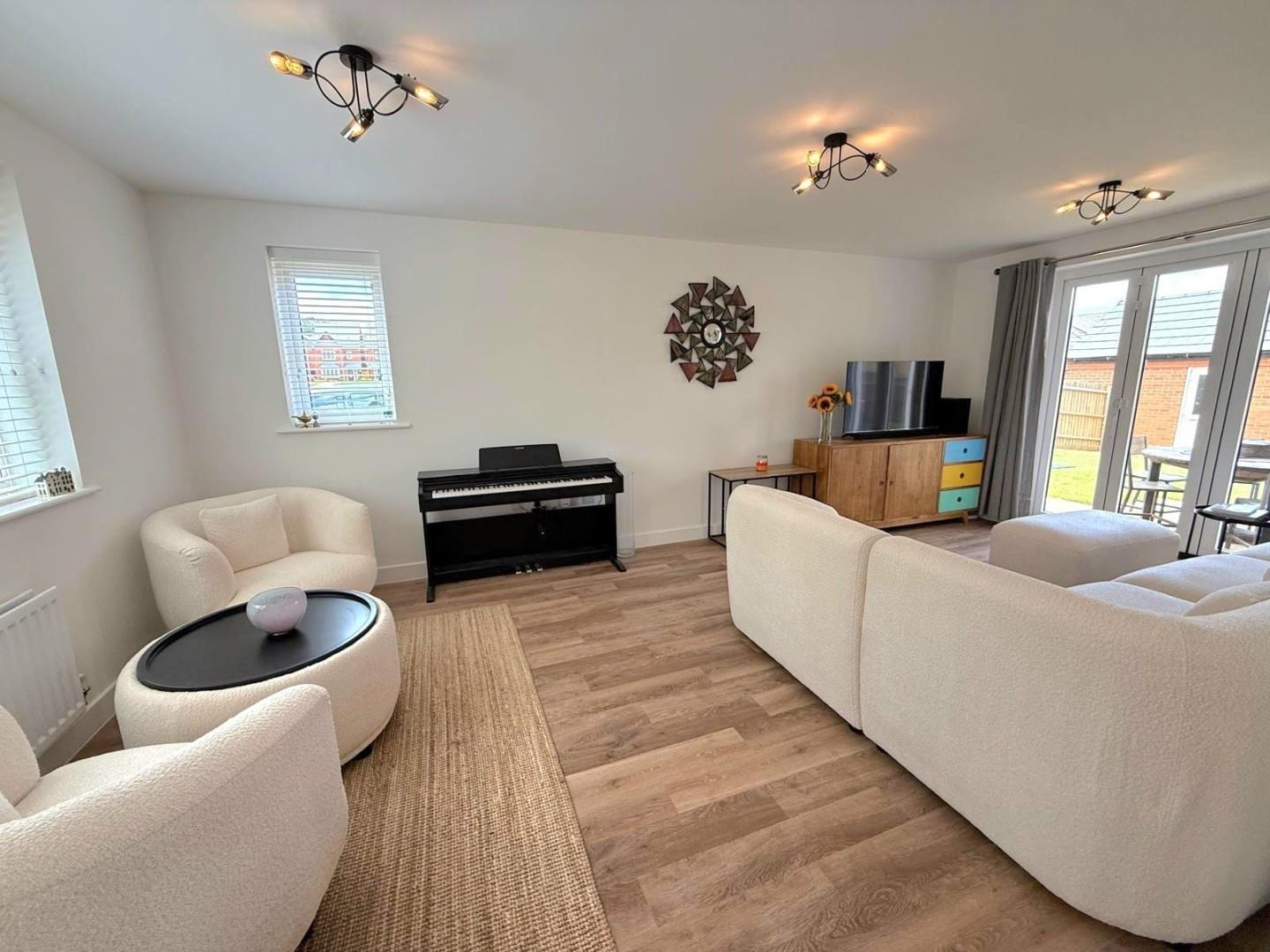 Gardenfield Crescent, Collingtree Park, Northampton Image 3