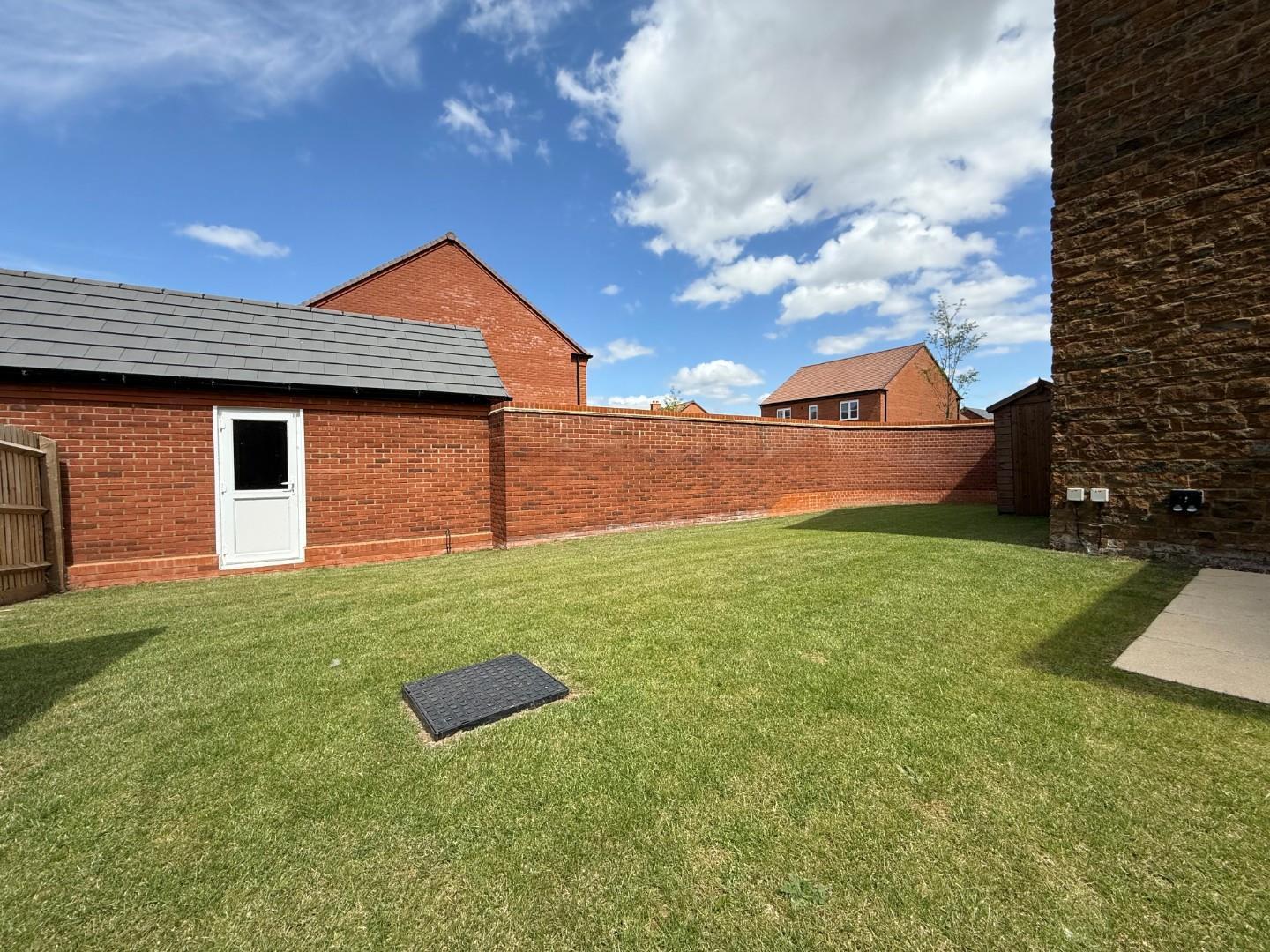 Gardenfield Crescent, Collingtree Park, Northampton Image 18