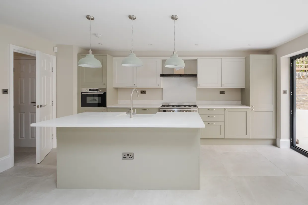 Dumont Road, London, N16 photo 13