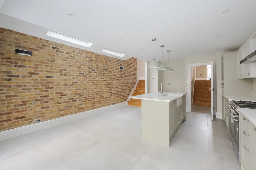 Dumont Road, London, N16 photo 17