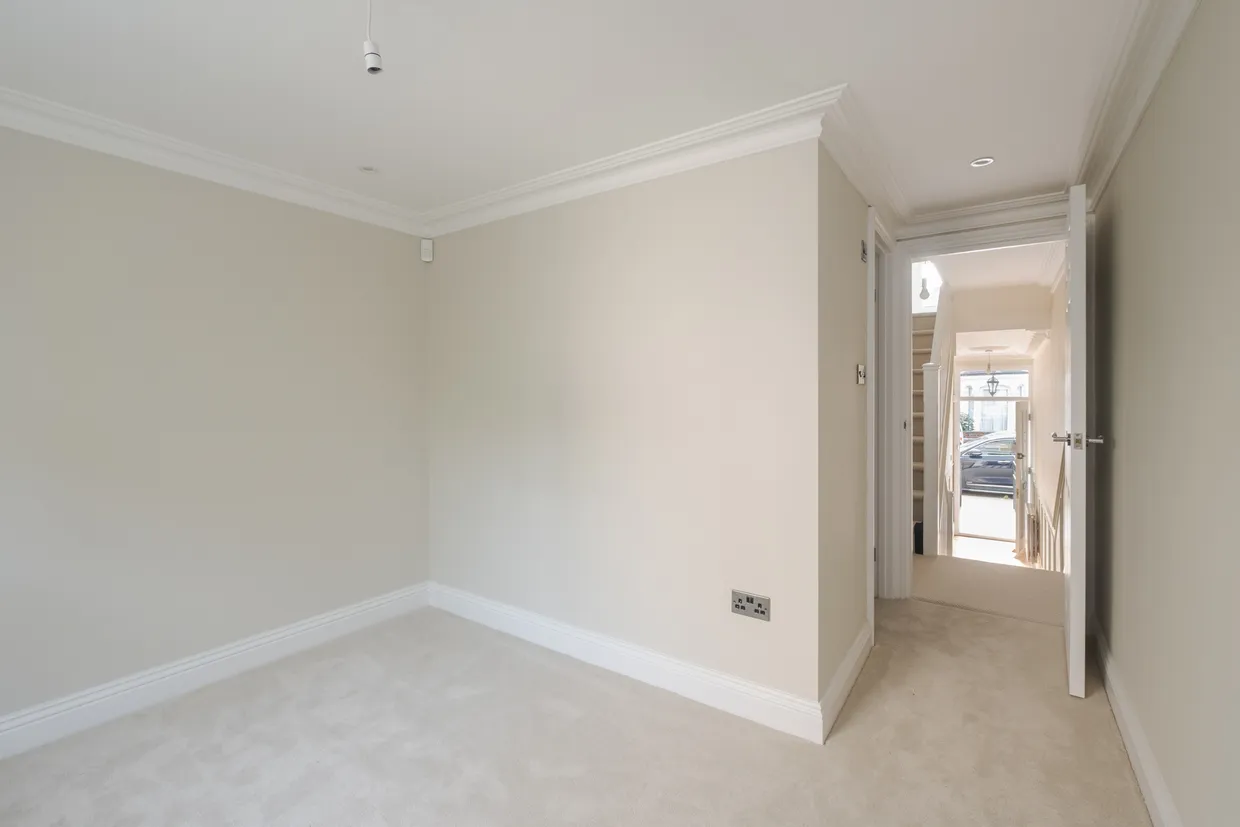 Dumont Road, London, N16 photo 20