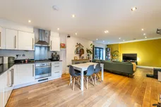 Wandsworth Road, London, SW8 photo 2