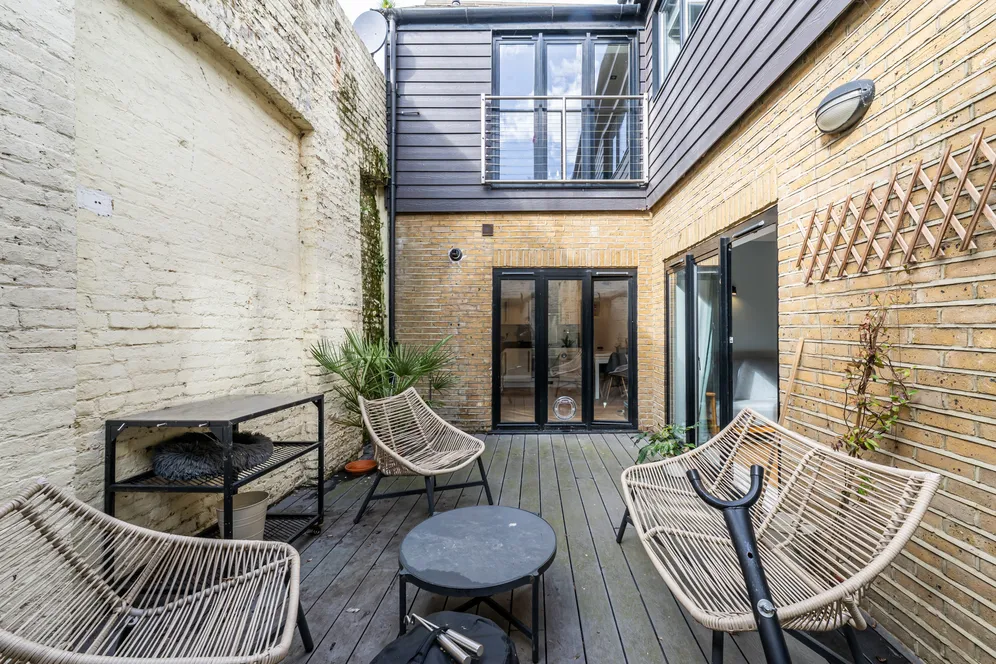 Wandsworth Road, London, SW8 photo 3