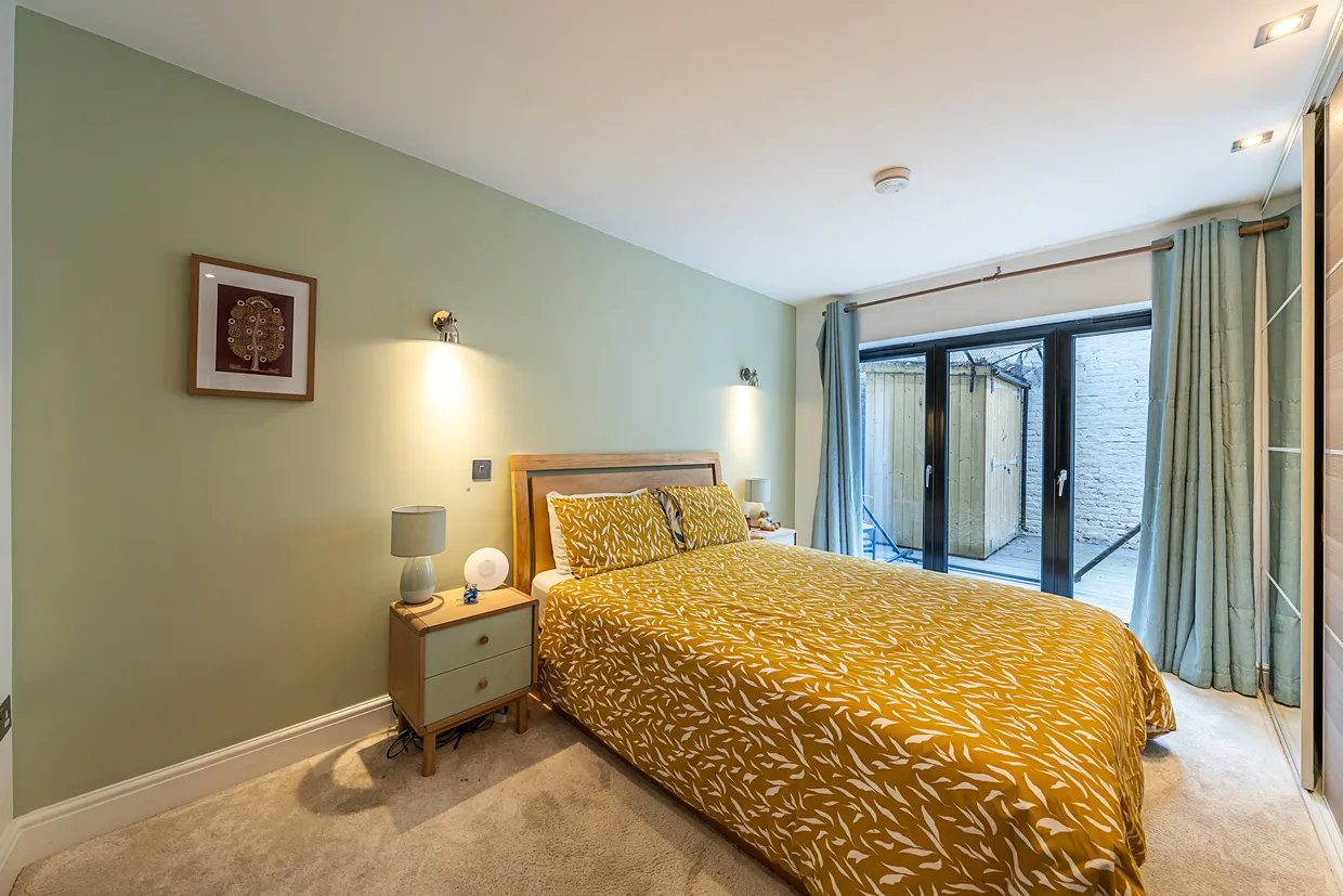 Wandsworth Road, London, SW8 photo 5