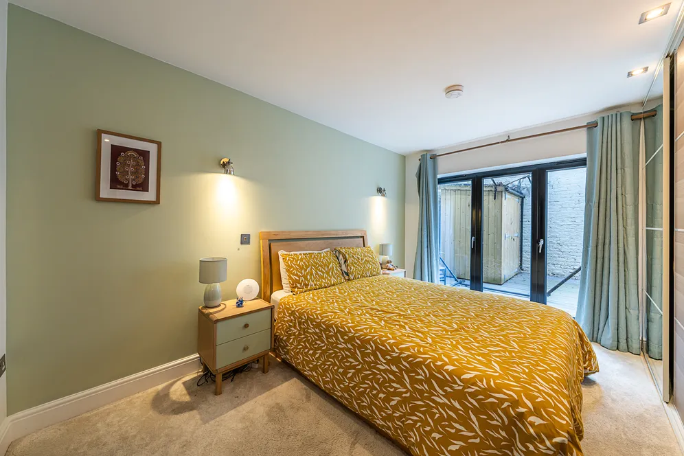 Wandsworth Road, London, SW8 photo 5