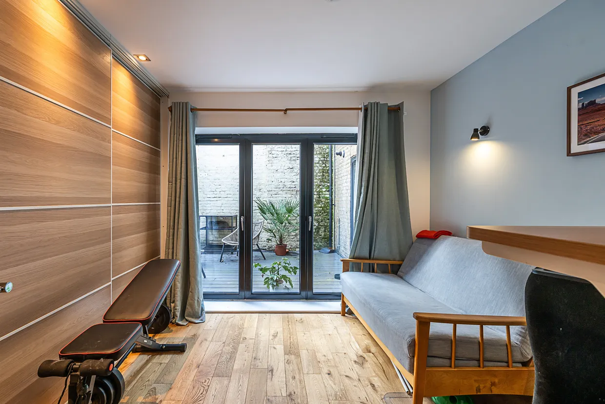 Wandsworth Road, London, SW8 photo 6