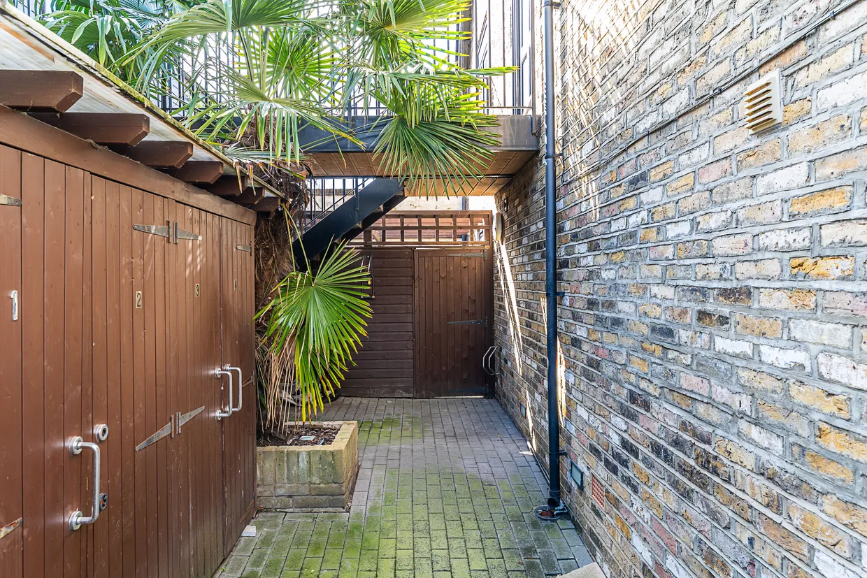 Wandsworth Road, London, SW8 photo 9