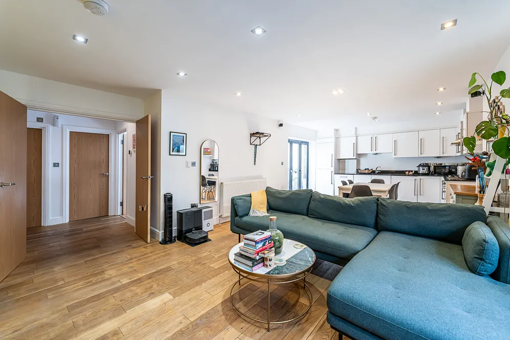 Wandsworth Road, London, SW8 photo 12