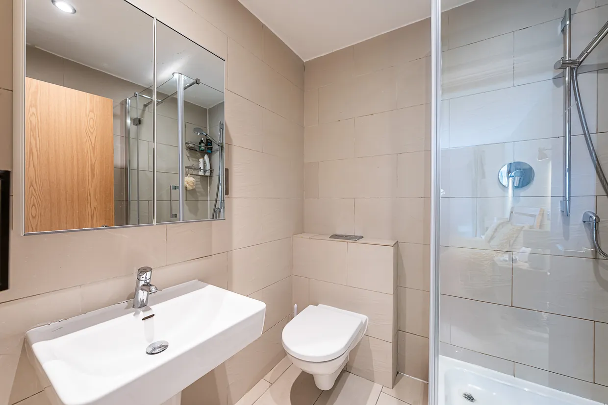 Wandsworth Road, London, SW8 photo 13