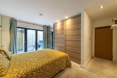 Wandsworth Road, London, SW8 photo 14