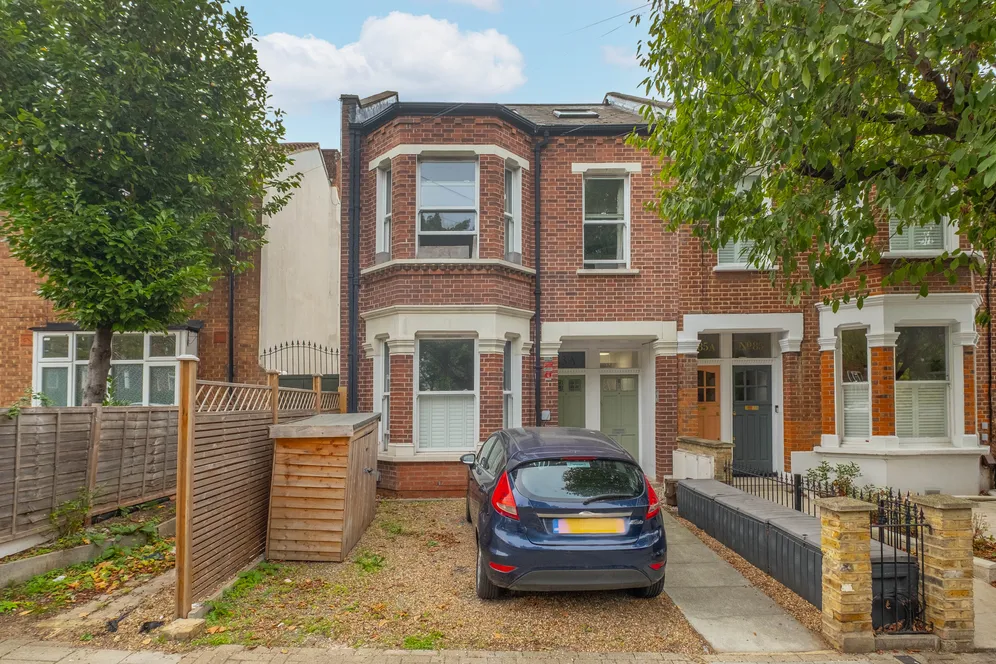 Allfarthing Lane, London, SW18 photo 2
