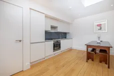 Allfarthing Lane, London, SW18 photo 5