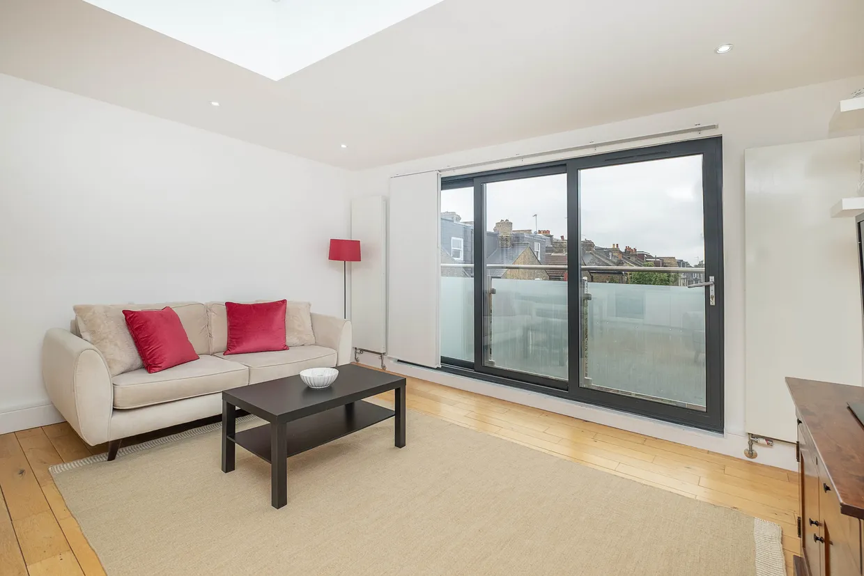 Allfarthing Lane, London, SW18 photo 12