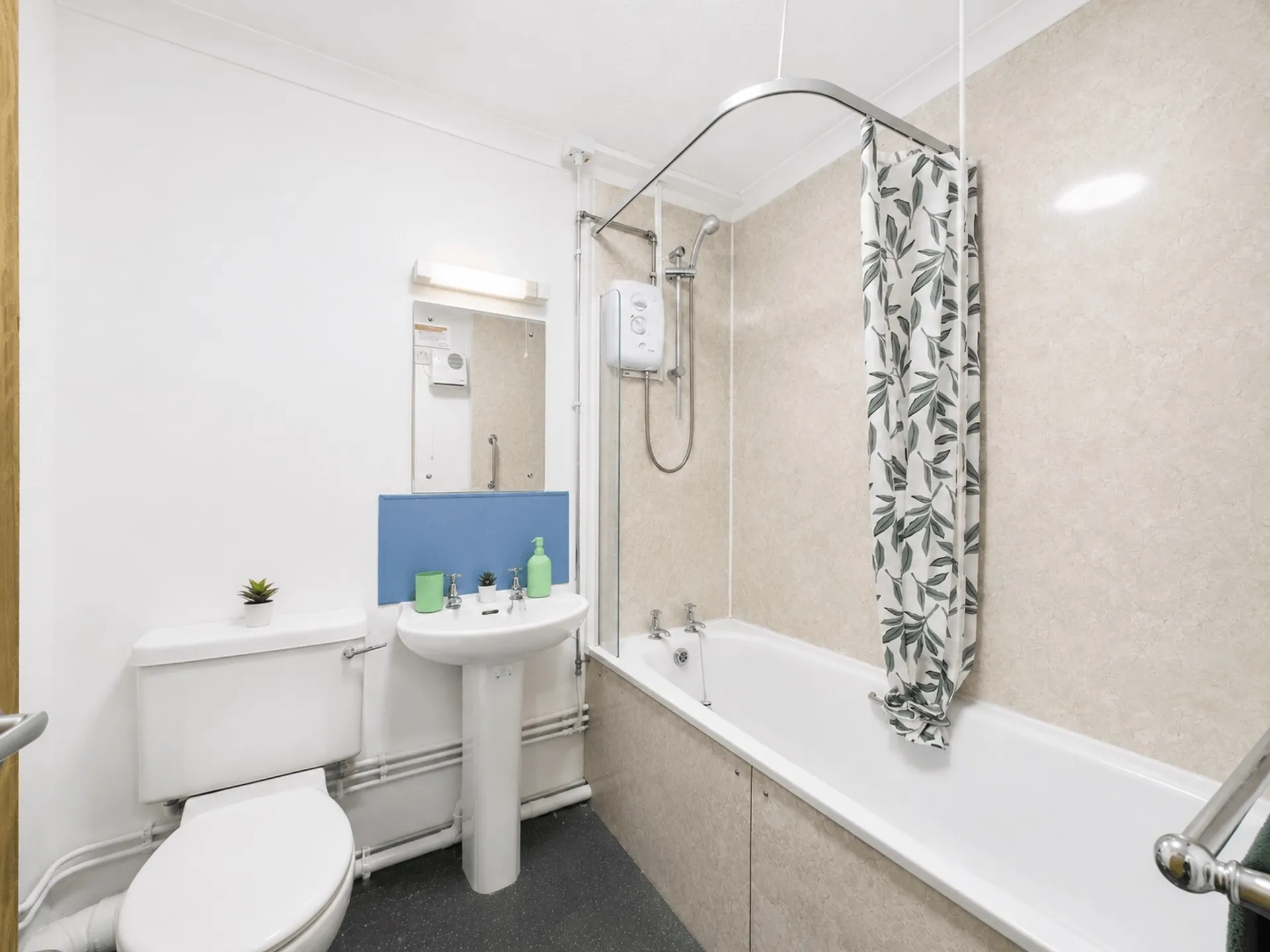 Property photo top 3
