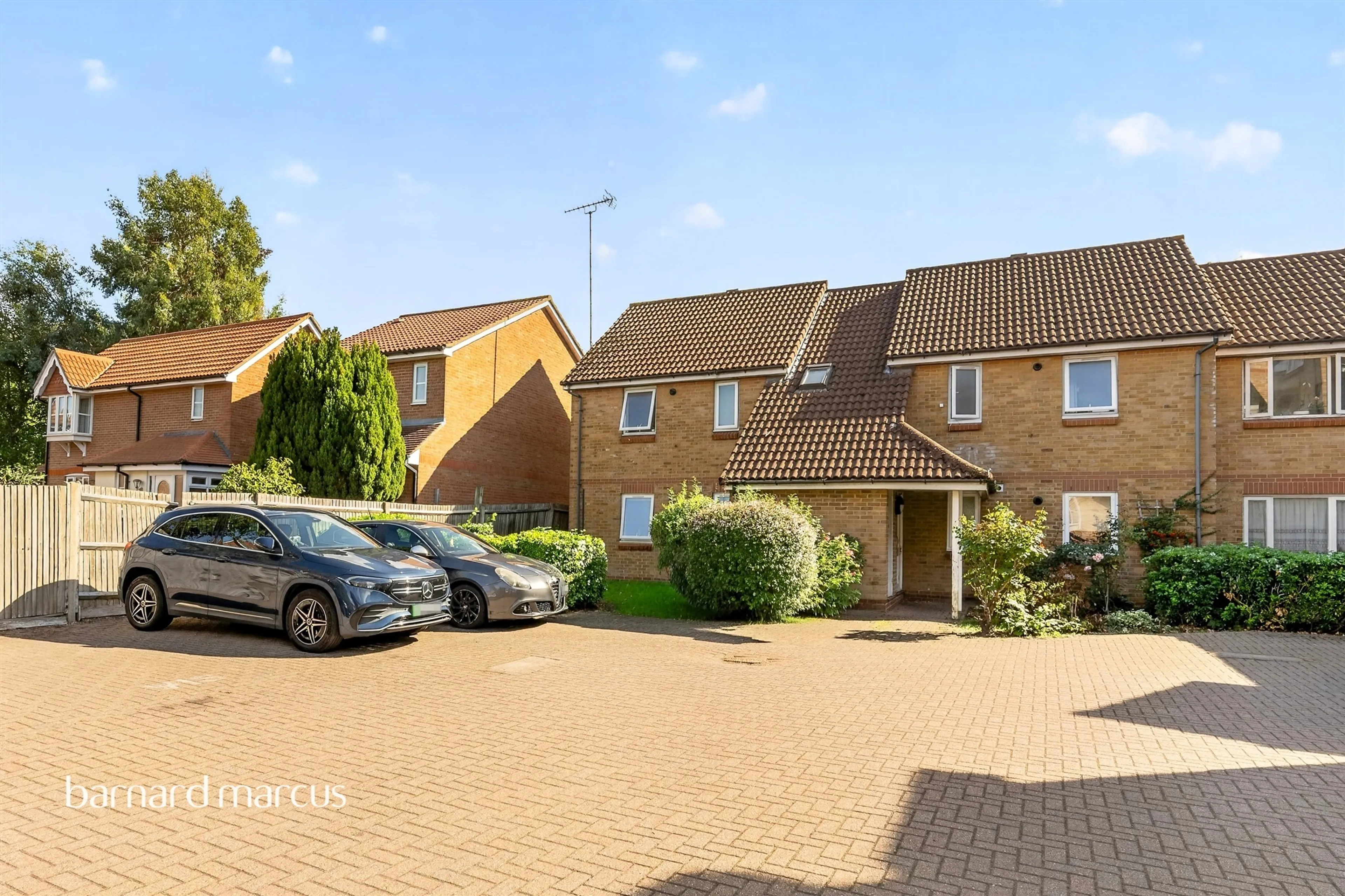 Property at Farriers Road, Epsom