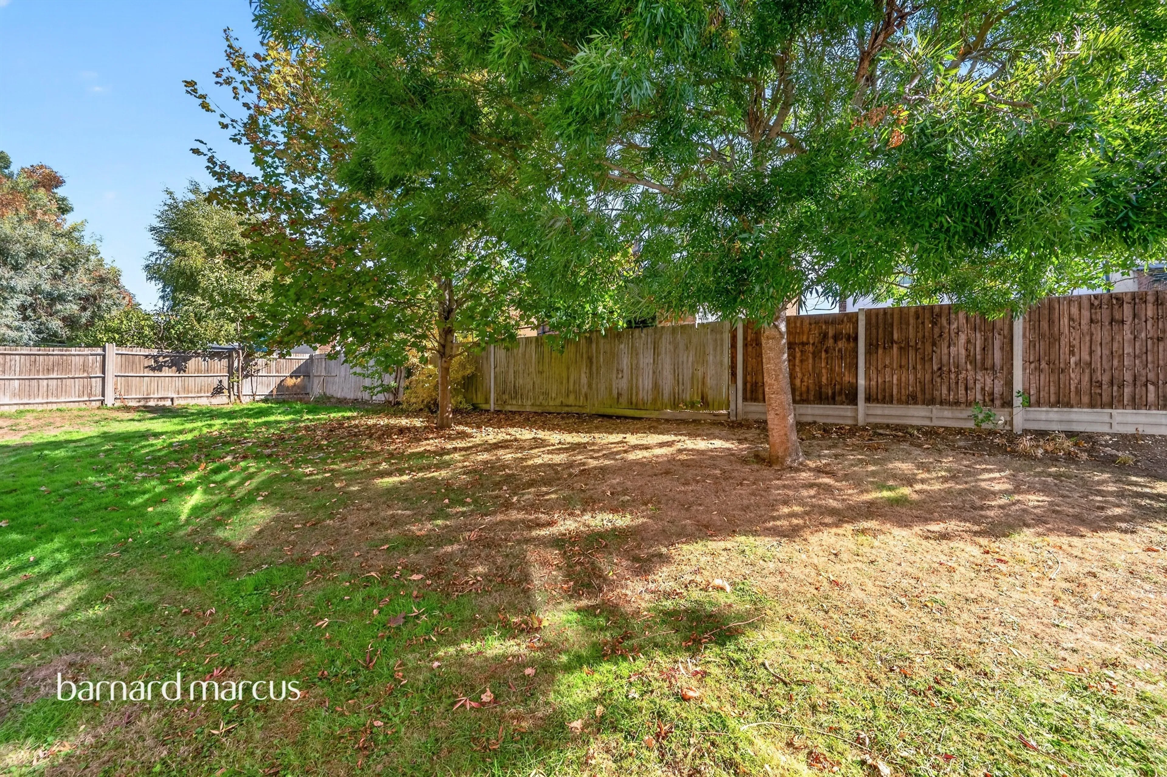 Property at Farriers Road, Epsom