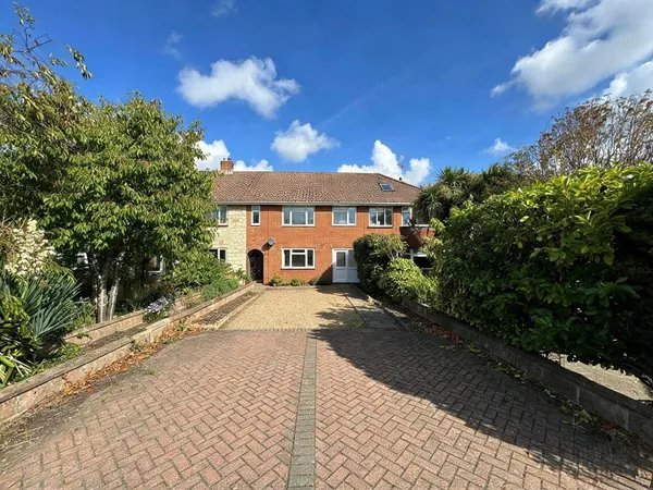 Dominion Road, Worthing, BN14