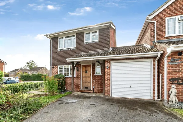Forest Drive, Chineham, Basingstoke, ...