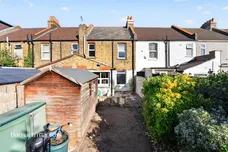 Whitford Gardens, Mitcham