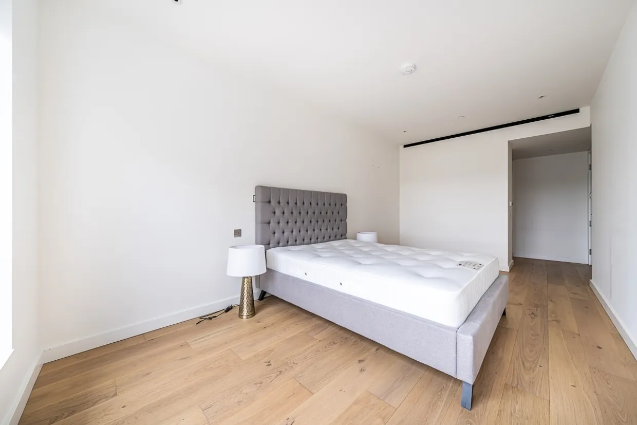Prospect Way London SW11 photo 4