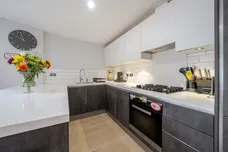 Court Lane Epsom KT19 photo 6