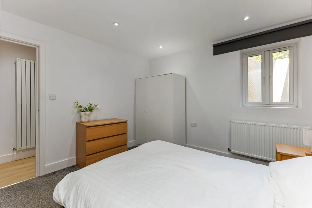 Thurlow Park Road London SE21 photo 8