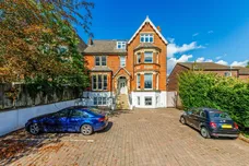 Thurlow Park Road London SE21 photo 17