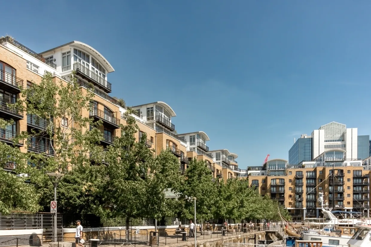 Swan Court, St Katharine Docks, E1W photo 27