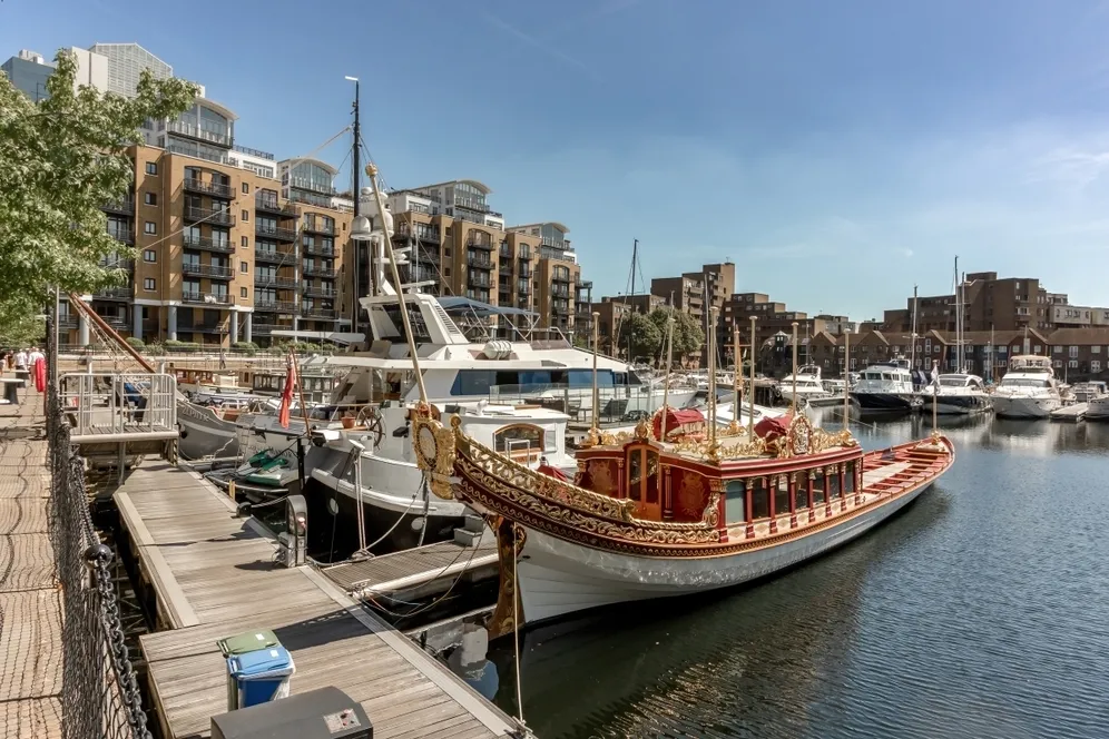 Swan Court, St Katharine Docks, E1W photo 28