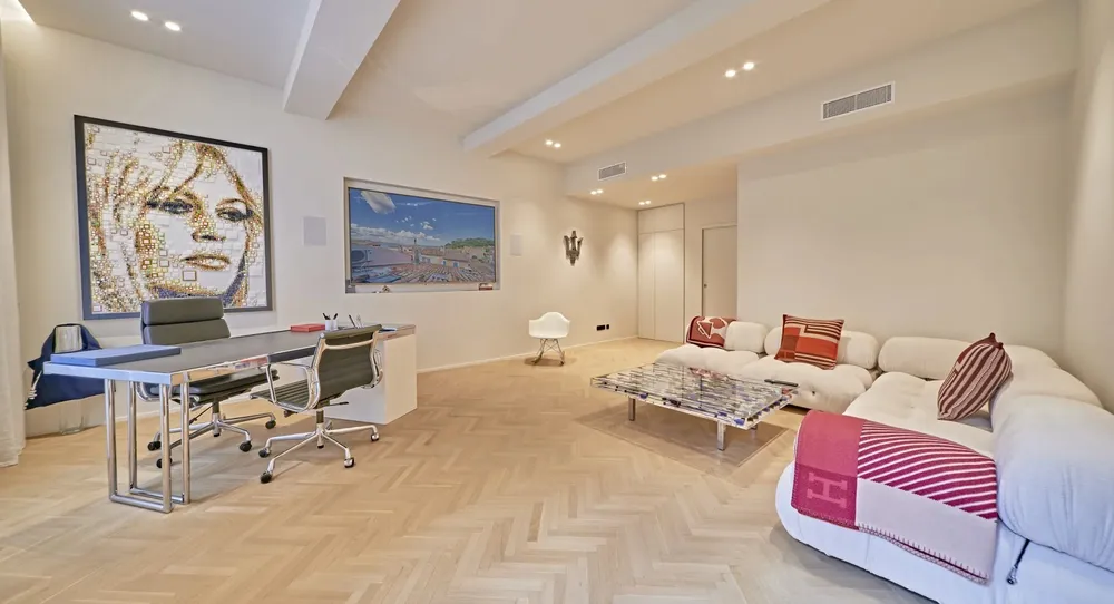 Saint-Tropez, 83990, France