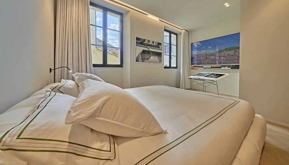 Saint-Tropez, 83990, France
