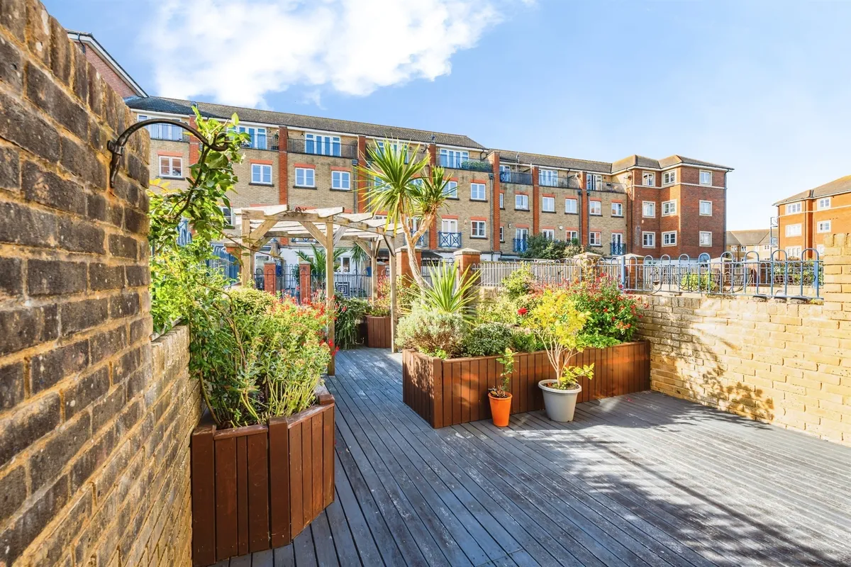 Dominica Court, Eastbourne - 4 bedroom town house - Sequence