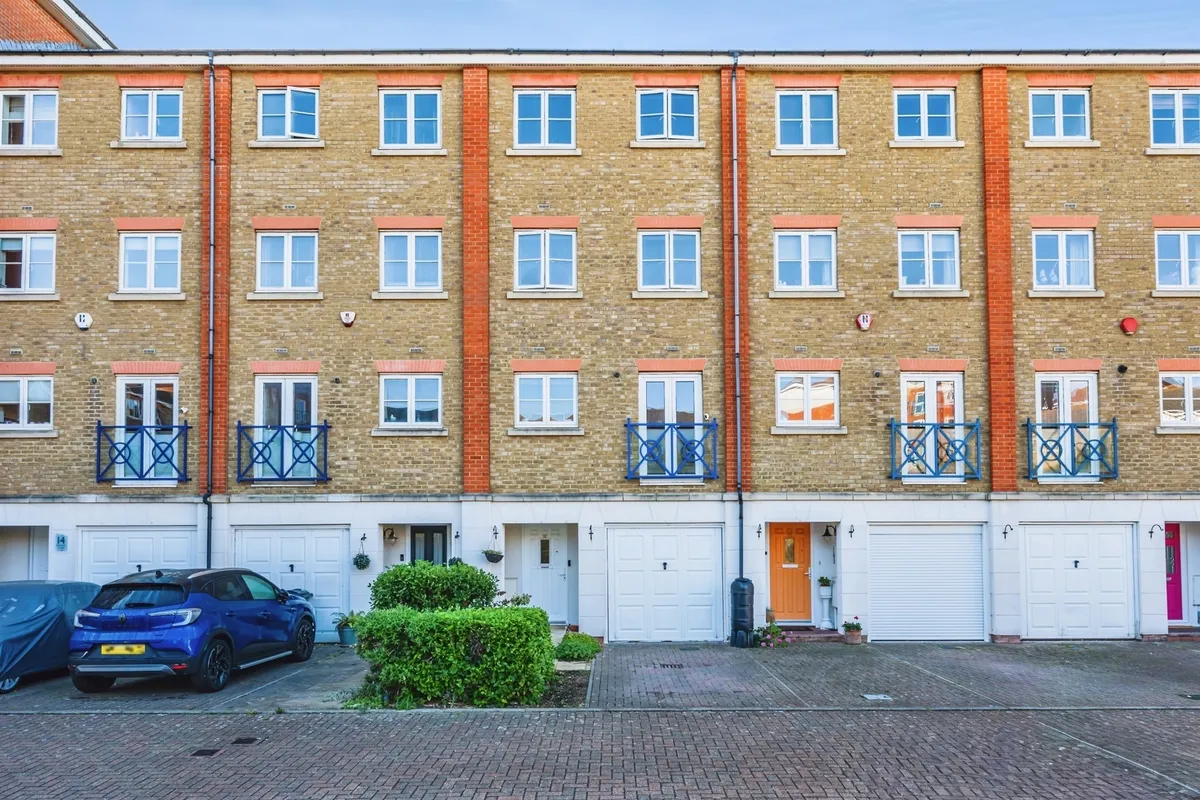 Dominica Court, Eastbourne - 4 bedroom town house - Sequence