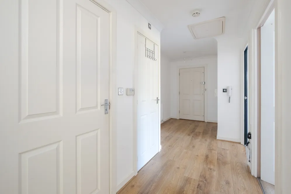 Coppetts Road, London, N10 photo 8