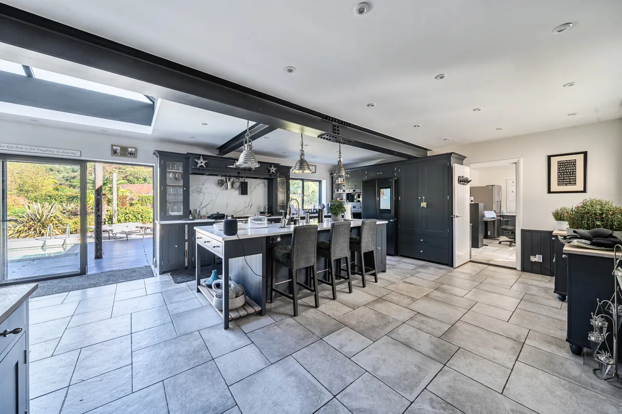 Sandy Lane, Farnham, GU10 photo 3