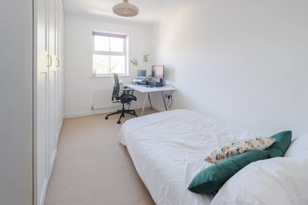 Coppetts Road, London, N10 photo 13