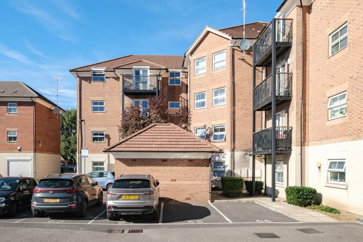 Coppetts Road, London, N10 photo 17