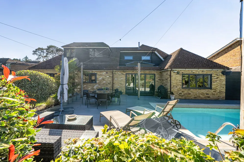 Sandy Lane, Farnham, GU10 photo 21