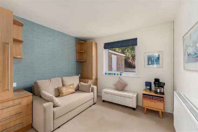 Property carousel image 10