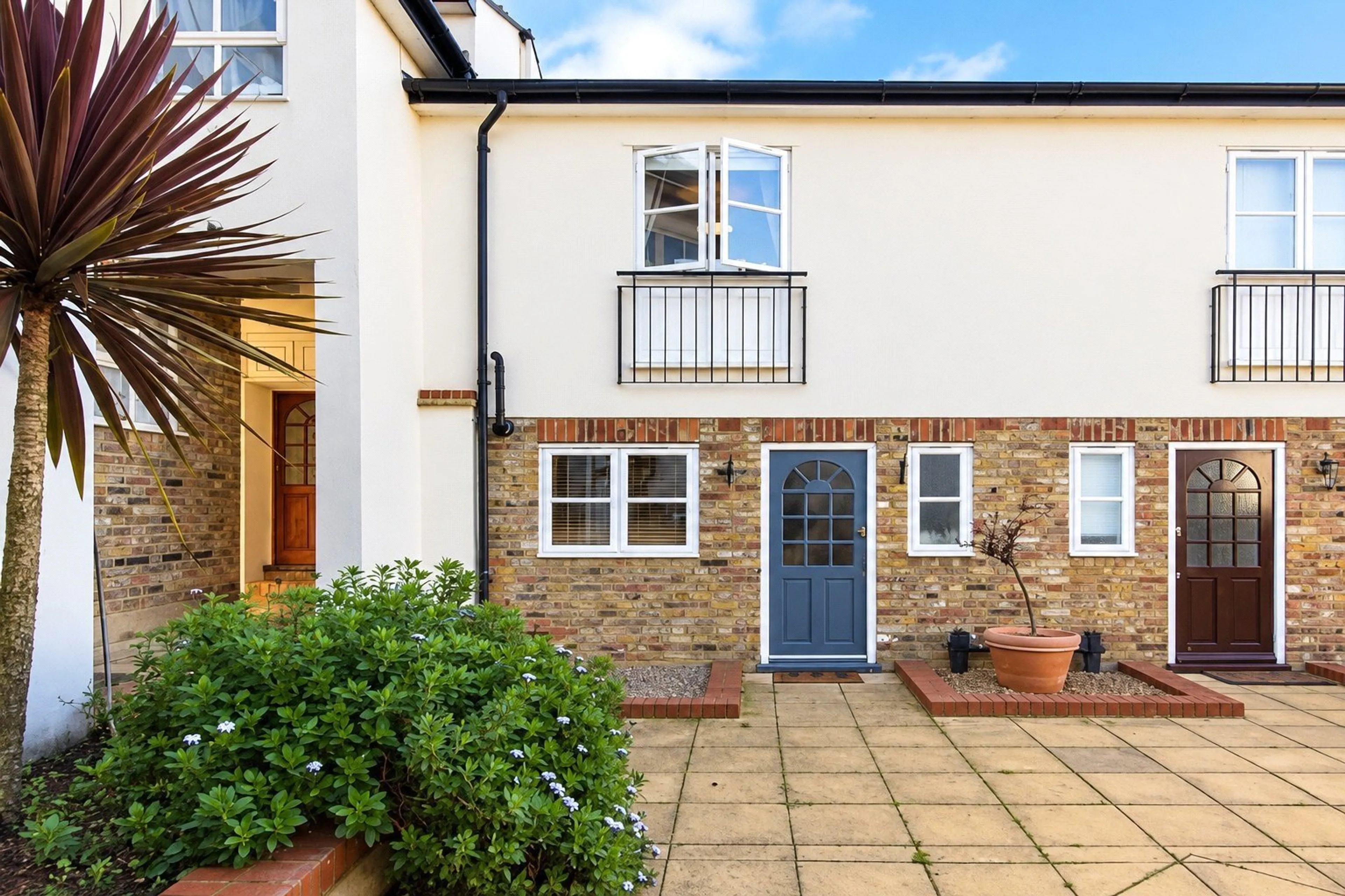 Property at Pembrook Mews, Cologne Road, London, SW11