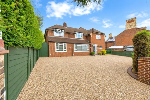 Wing Road, Leighton Buzzard, Bedfords...