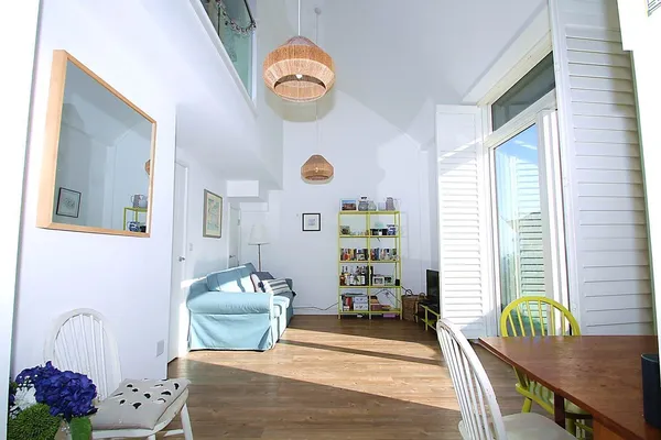 Flat 42, 1 Milles Square, London