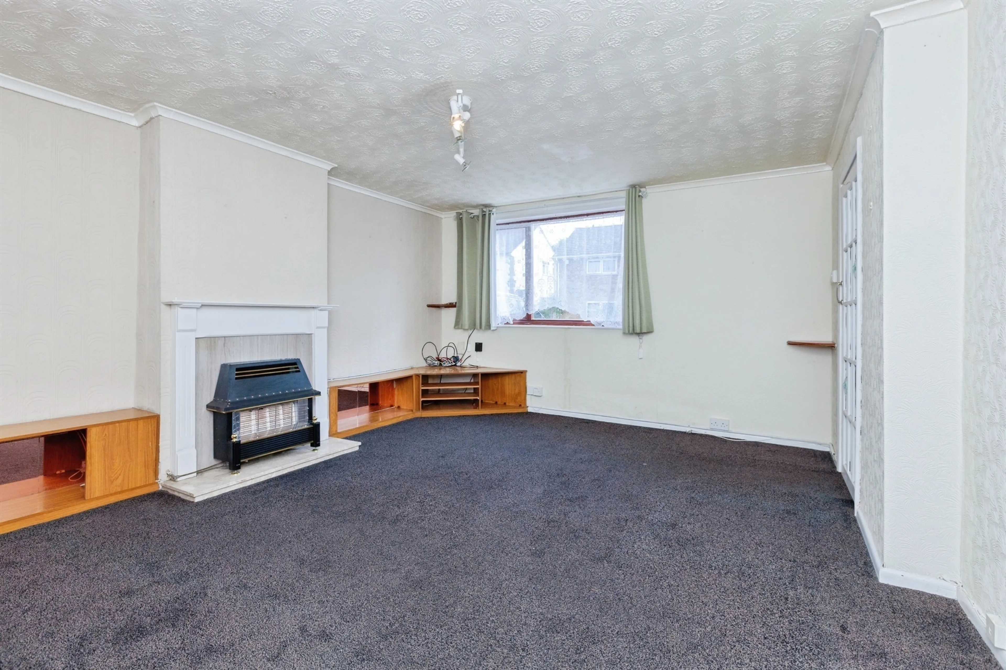 Property at Kinsdale Drive, Leicester
