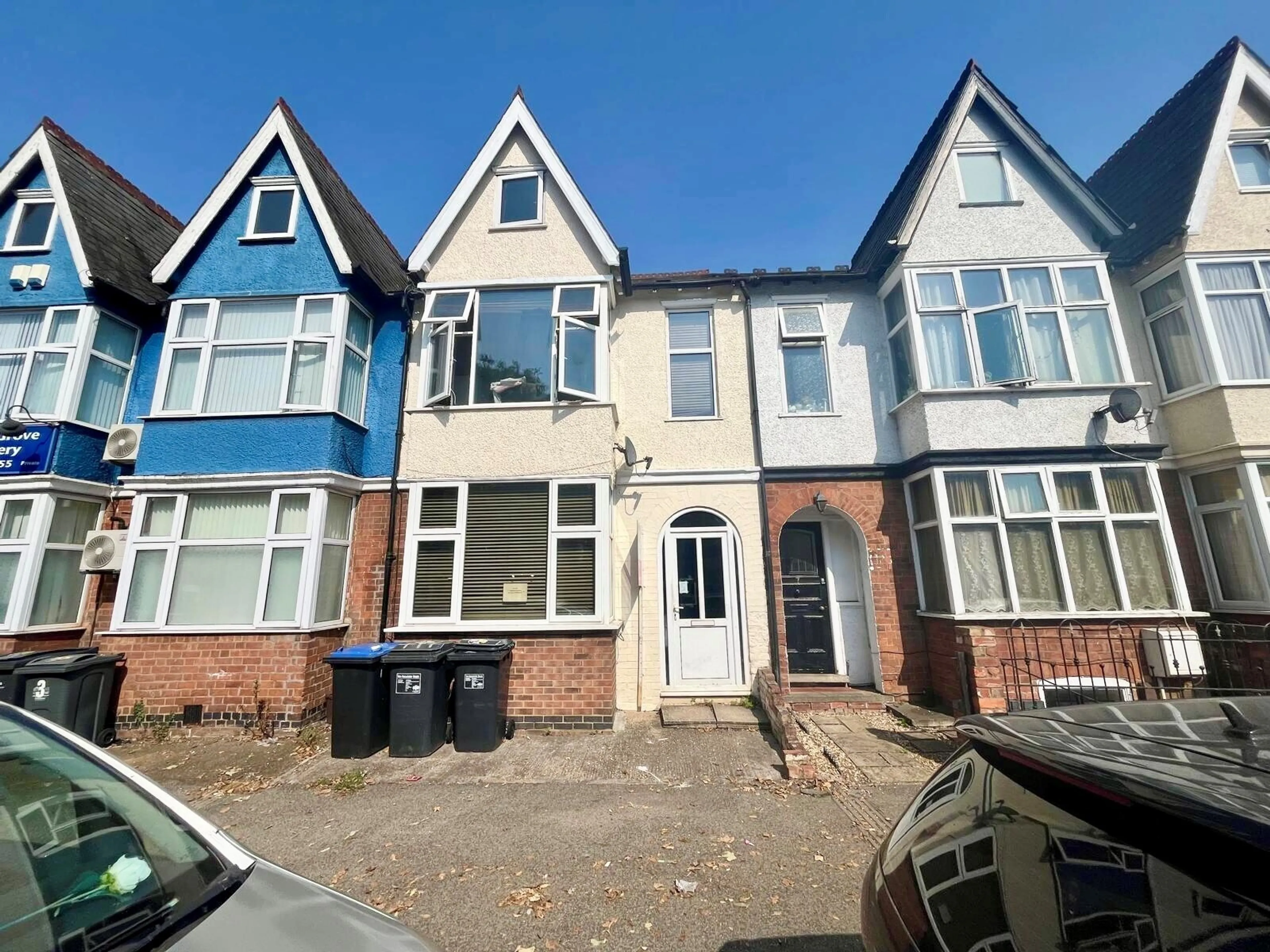Property at Kingsthorpe Grove, NORTHAMPTON