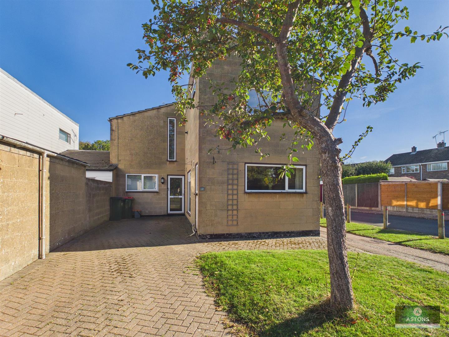 Linden Close, Furnace Green Image 21