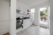 Hillfield Avenue, London, N8 photo 10